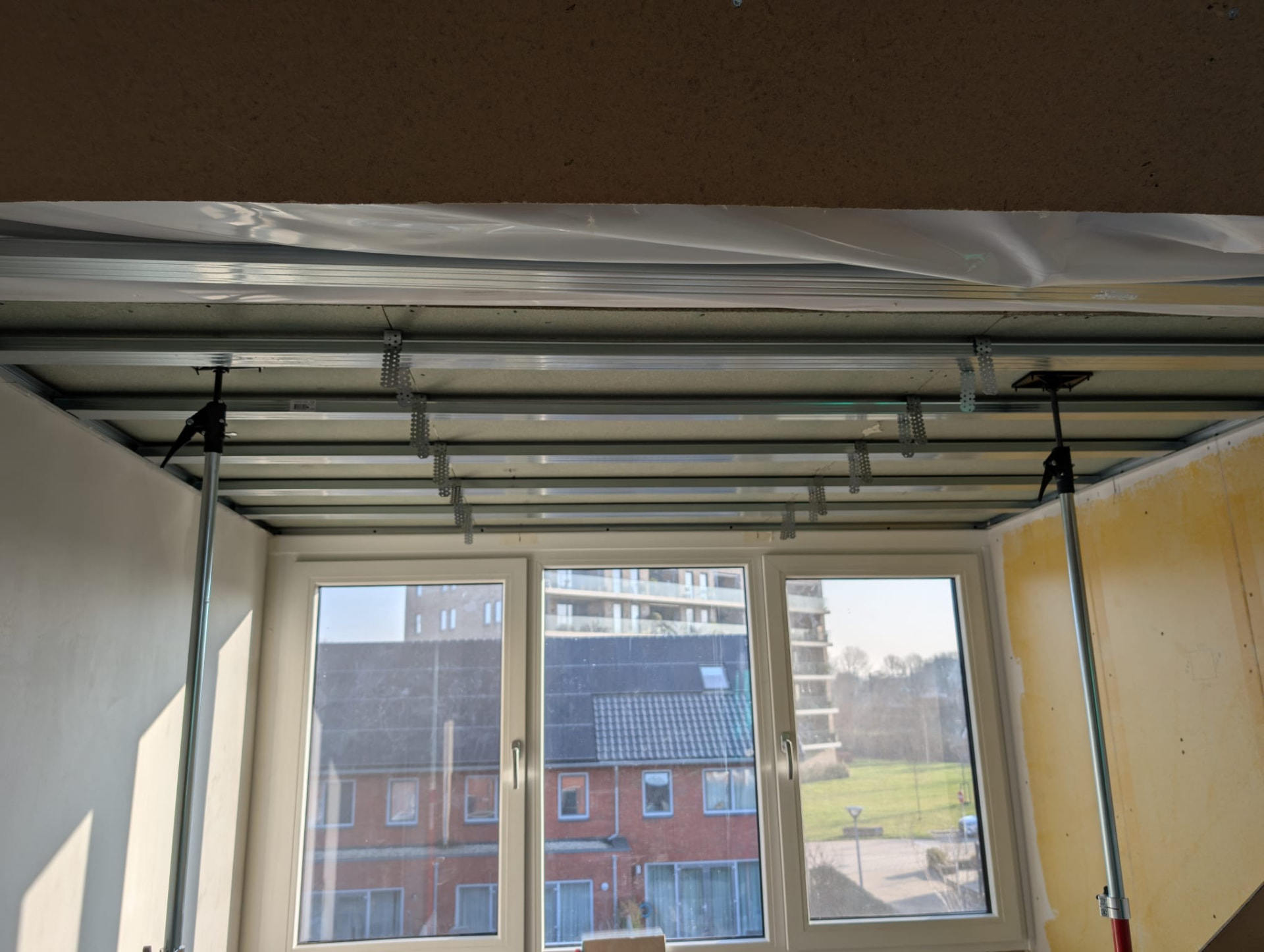 Plafondconstructie in metalstud voor het beplaten